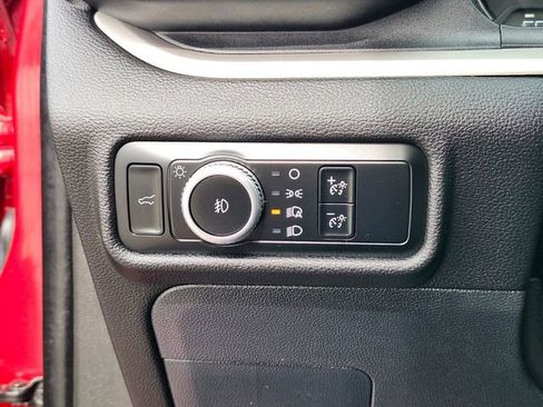 Certified 2022 Ford Explorer XLT w/ Equipment Group 202A image 25