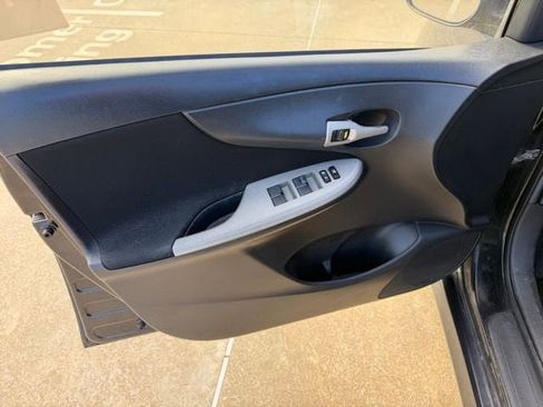 Used 2010 Toyota Corolla image 12