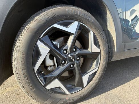 Used 2025 Kia Seltos S FWD image 32
