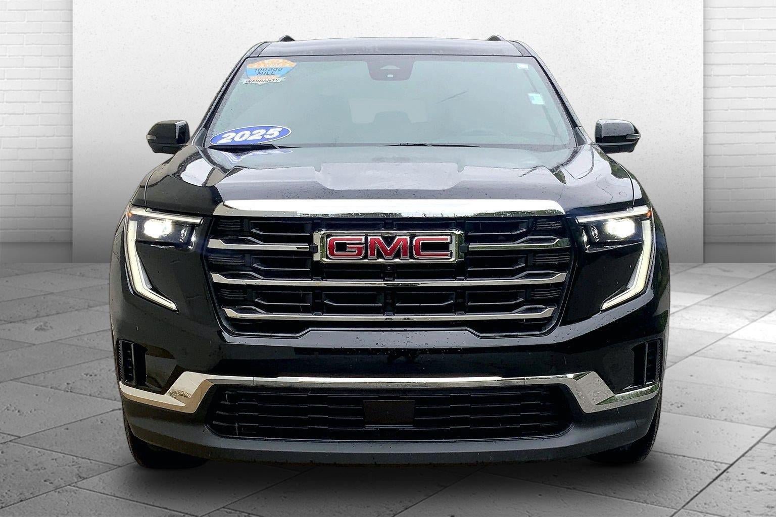 Used 2025 GMC Acadia Elevation FWD image 2