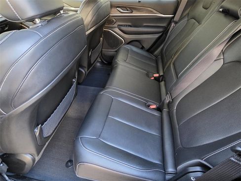 Used 2023 Jeep Grand Cherokee 4WD 4xe w/ Luxury Tech Group II image 11