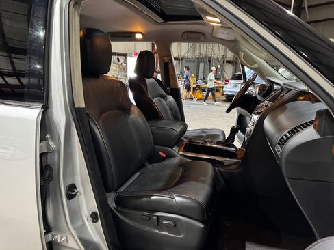 Used 2018 INFINITI QX80 4WD w/ Driver Assistance Package image 30