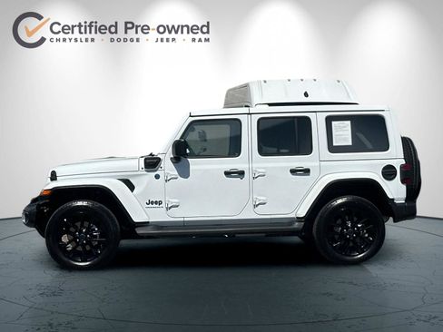 Used 2025 Jeep Wrangler Unlimited Sahara AWD/4WD image 7