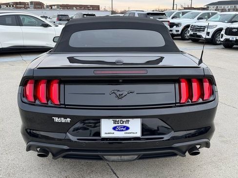 Used 2022 Ford Mustang Premium image 8