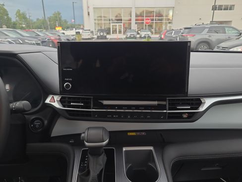 Certified 2025 Toyota Sienna XLE w/ XLE Plus Package AWD/4WD image 20
