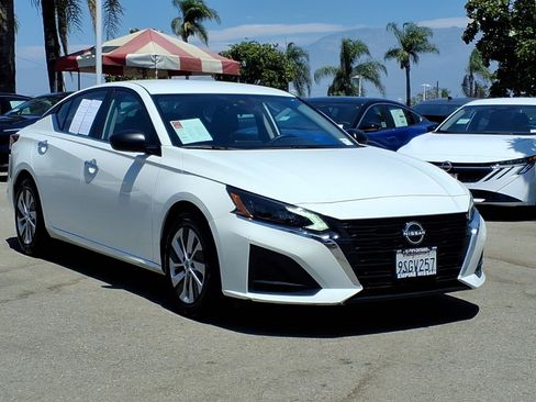 Certified 2025 Nissan Altima 2.5 S FWD image 4