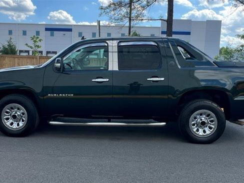 Used 2013 Chevrolet Avalanche LT RWD image 10