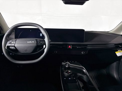 New 2025 Kia EV6 Wind image 12