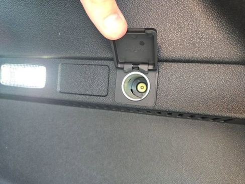 Used 2025 Chevrolet Equinox LT FWD image 35