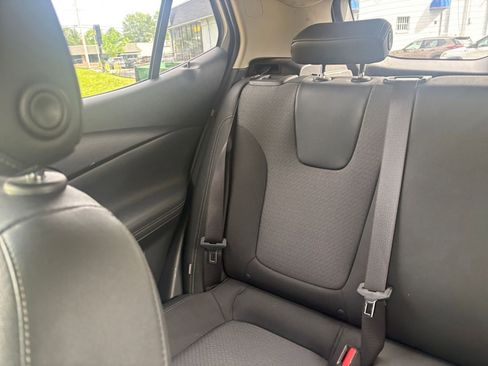 Used 2025 Buick Encore GX Preferred image 38