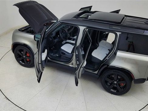 Used 2025 Land Rover Defender 110 X image 90