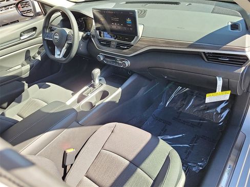New 2025 Nissan Altima 2.5 SV w/ SV Special Edition Package image 13