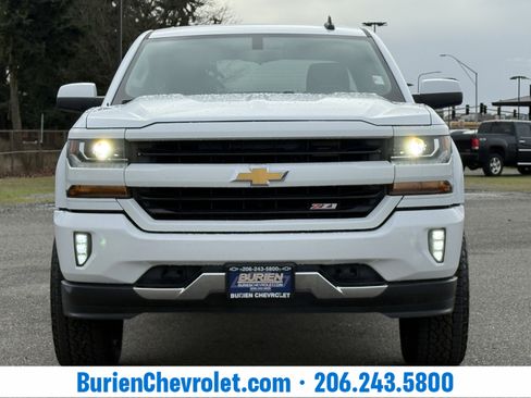 Used 2018 Chevrolet Silverado 1500 LT w/ All Star Edition image 8