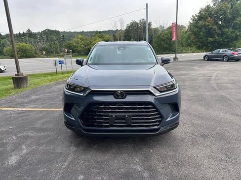 Used 2024 Toyota Grand Highlander AWD image 8