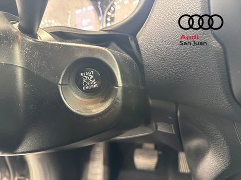 Used 2017 Jeep Renegade Latitude image 32