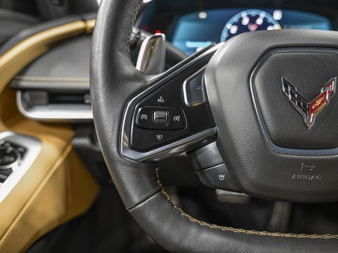 Used 2022 Chevrolet Corvette Stingray w/ Z51 Performance Package image 16