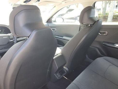 Certified 2025 Kia K4 LXS image 8