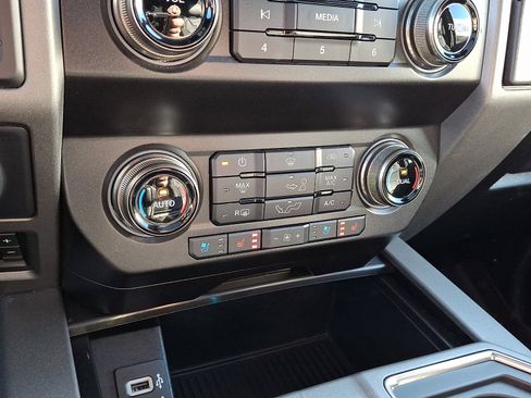 Certified 2020 Ford F150 Raptor w/ Equipment Group 802A Luxury image 19