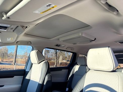 New 2026 Honda Odyssey Elite image 23