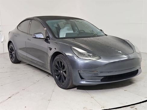 Used 2021 Tesla Model 3 Standard Range Plus image 8