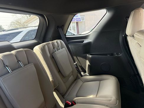 Used 2013 Ford Explorer XLT image 54