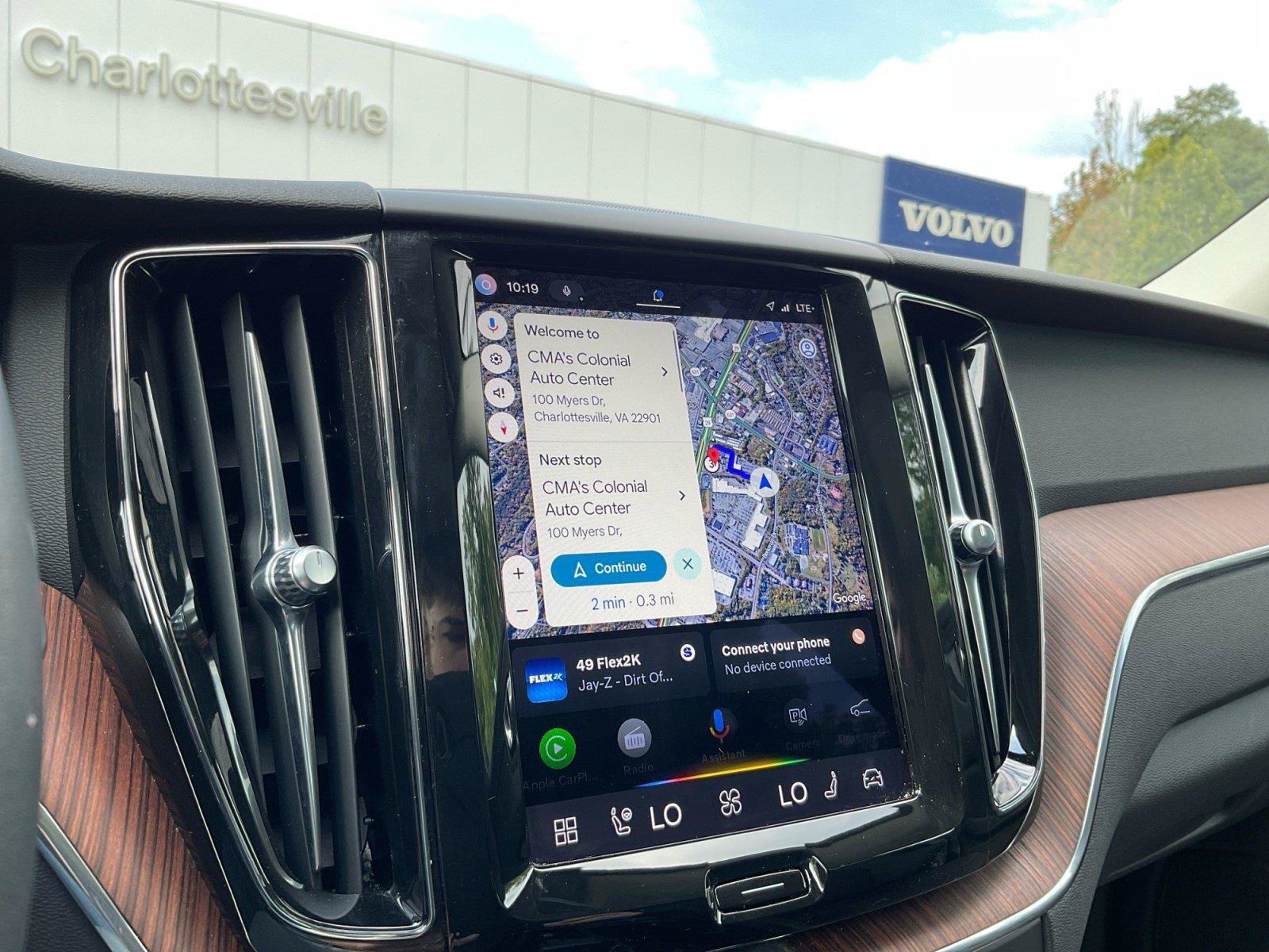 Certified 2023 Volvo XC60 B5 Plus AWD/4WD image 19