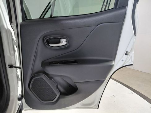 Certified 2023 Jeep Renegade Latitude AWD/4WD image 15