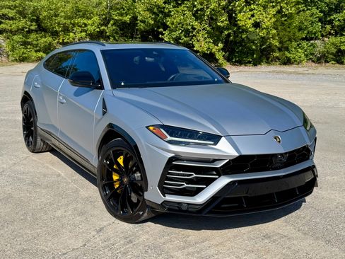 Used 2021 Lamborghini Urus image 1