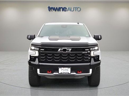 Used 2024 Chevrolet Silverado 1500 ZR2 image 8
