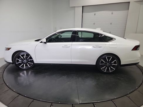Used 2025 Honda Accord Touring image 5