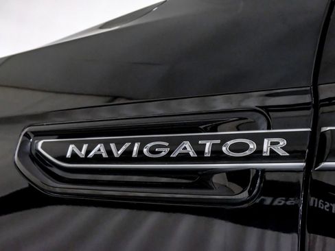 Used 2020 Lincoln Navigator Black Label w/ Cargo Convenience Package image 46