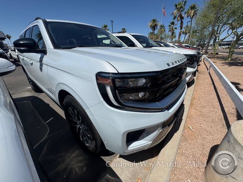 Used 2025 Ford Expedition Max Platinum AWD/4WD image 3