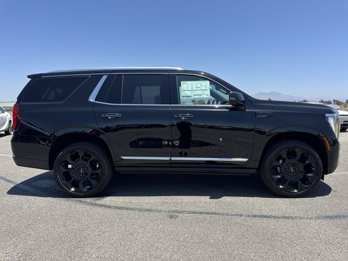 New 2026 GMC Yukon Denali w/ Denali Reserve Package AWD/4WD image 3