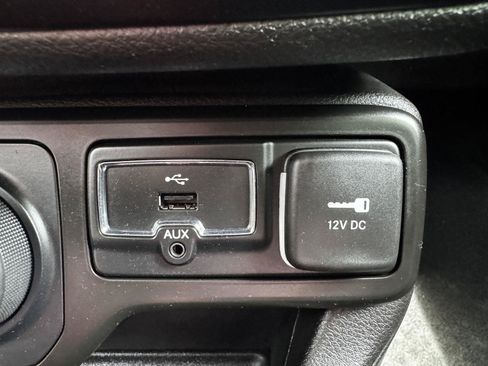 Used 2022 Jeep Renegade Trailhawk AWD/4WD image 22