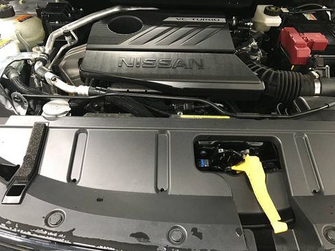 Used 2025 Nissan Rogue SL w/ Tech Package AWD/4WD image 11