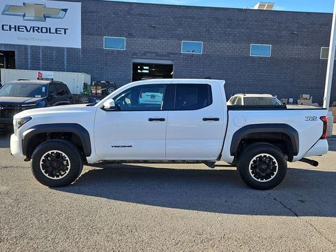 Used 2024 Toyota Tacoma TRD Off-Road image 7