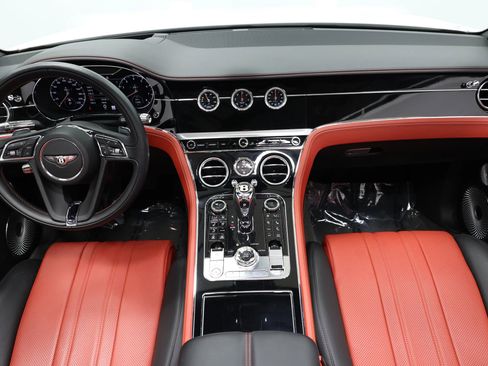 Used 2020 Bentley Continental GT V8 image 37