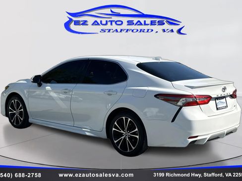 Used 2019 Toyota Camry SE FWD image 7