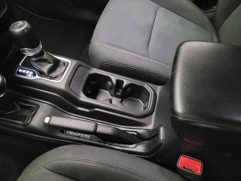 Used 2018 Jeep Wrangler Unlimited Sport AWD/4WD image 26