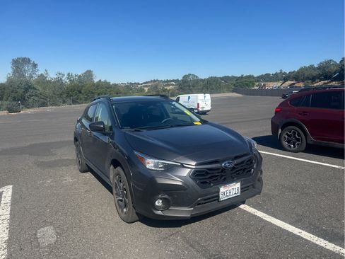 Used 2024 Subaru Crosstrek 2.0i Premium AWD/4WD image 3