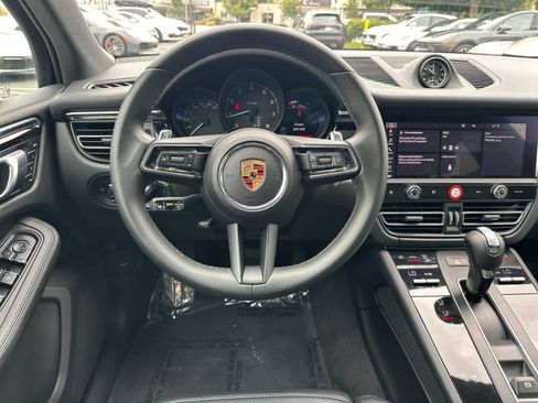 Certified 2024 Porsche Macan AWD/4WD image 15
