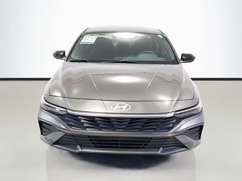 Used 2025 Hyundai Elantra Sport FWD image 2