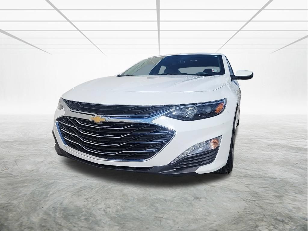 Used 2025 Chevrolet Malibu LT FWD image 1