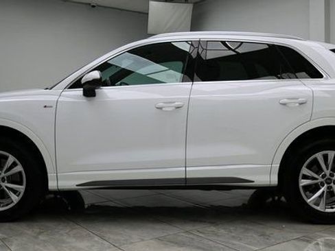 Used 2025 Audi Q3 2.0T Premium image 9