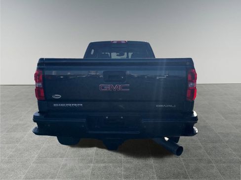 Used 2017 GMC Sierra 2500 Denali image 4