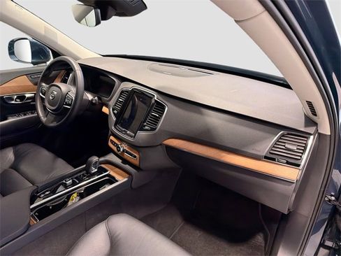 Used 2024 Volvo XC90 B5 Plus image 27