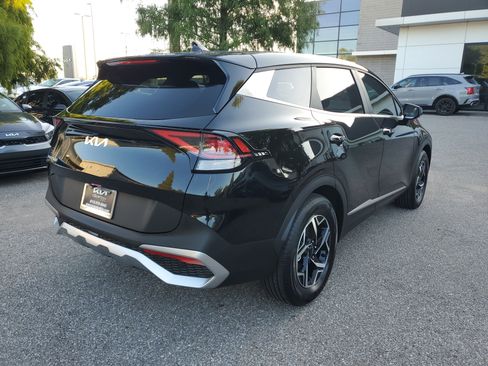 Certified 2025 Kia Sportage LX image 3