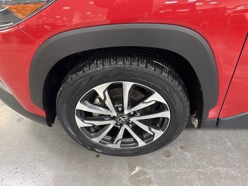 Certified 2024 Toyota Corolla Cross XLE image 36