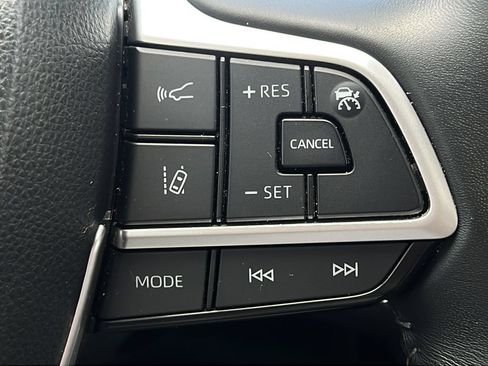 Used 2023 Toyota Highlander LE FWD image 20