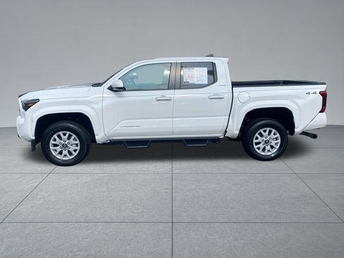 Used 2024 Toyota Tacoma SR5 w/ SR5 Upgrade Package image 4